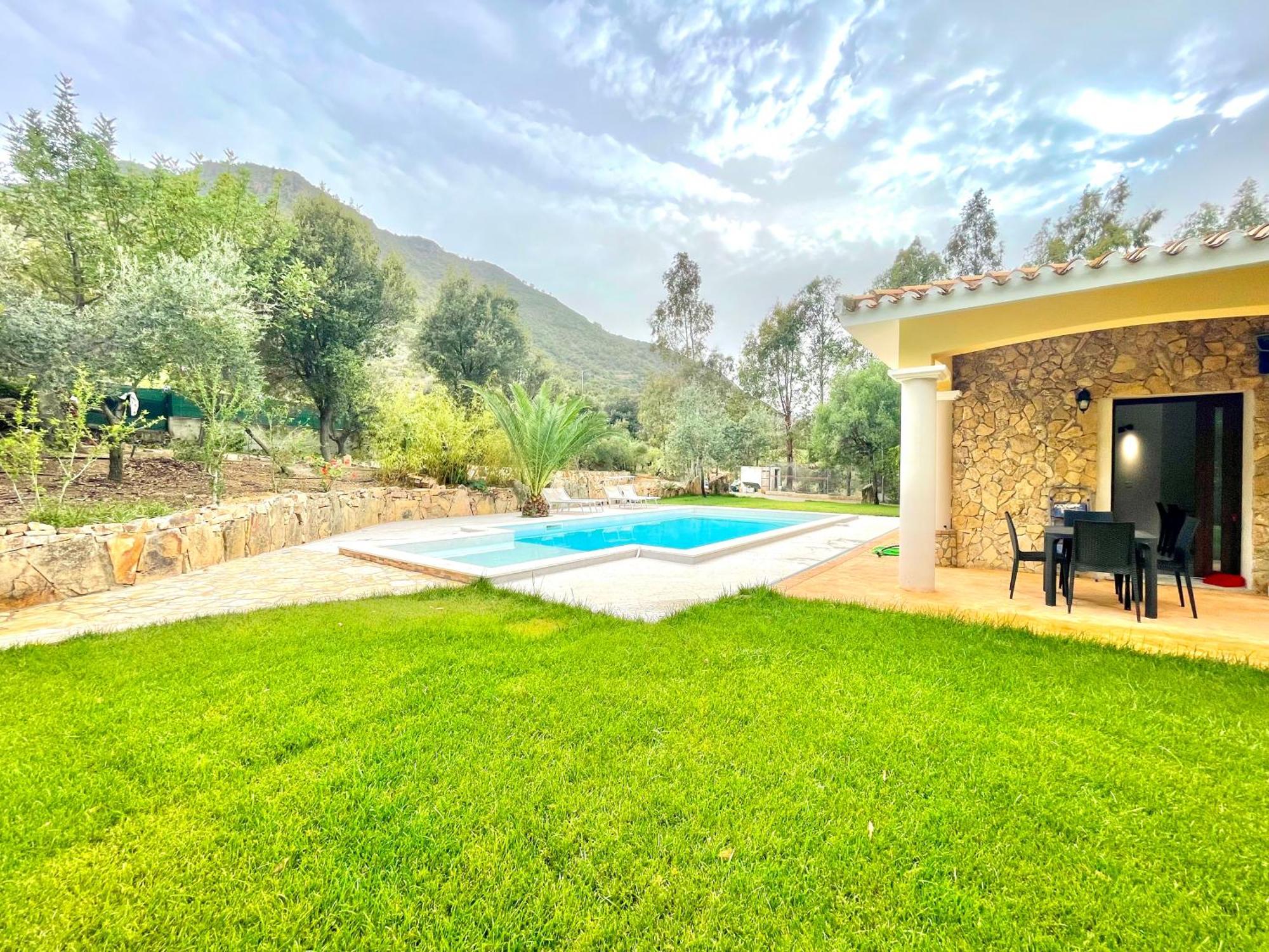 Villa With Pool Cardedu Buitenkant foto
