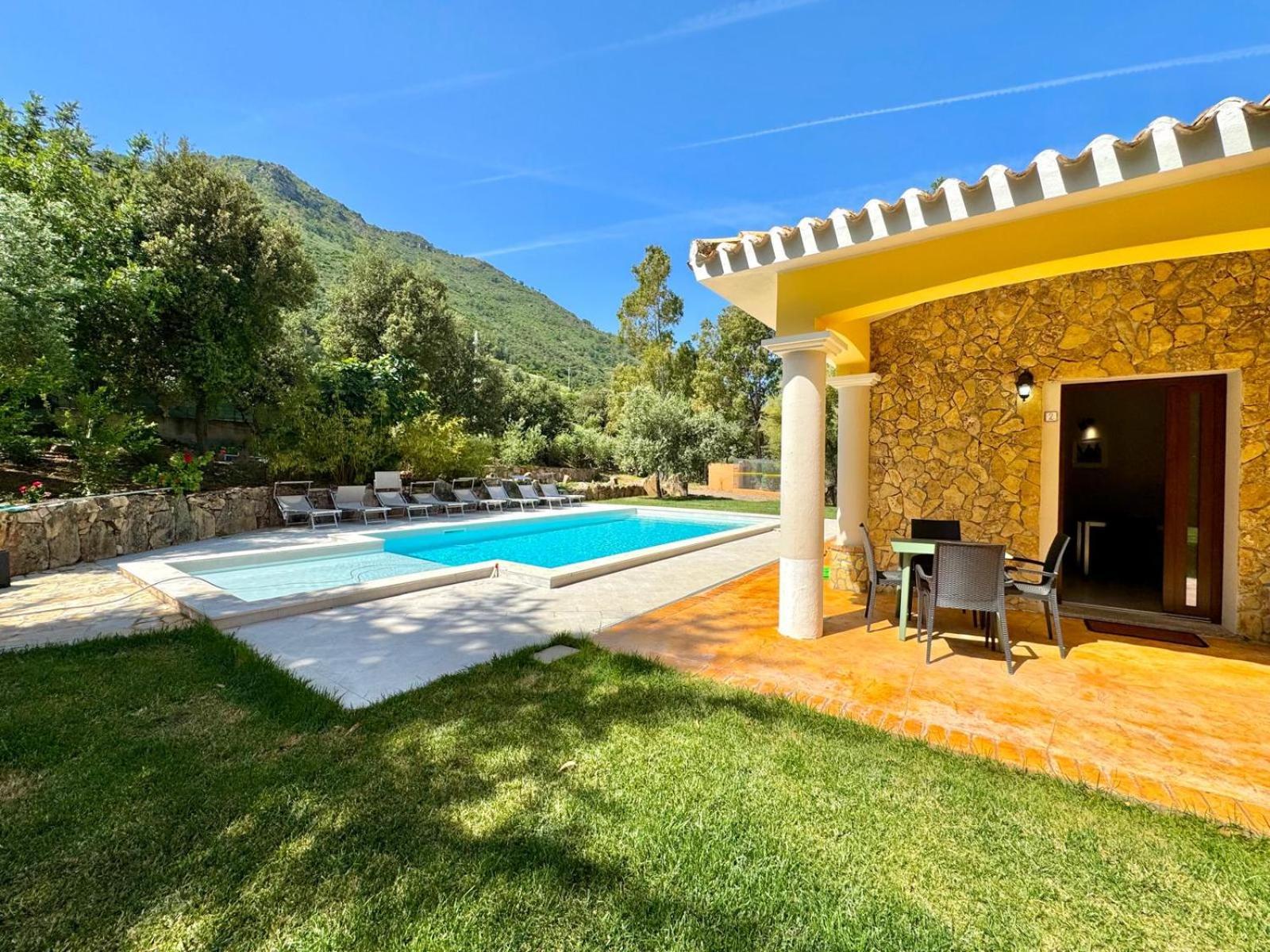 Villa With Pool Cardedu Buitenkant foto