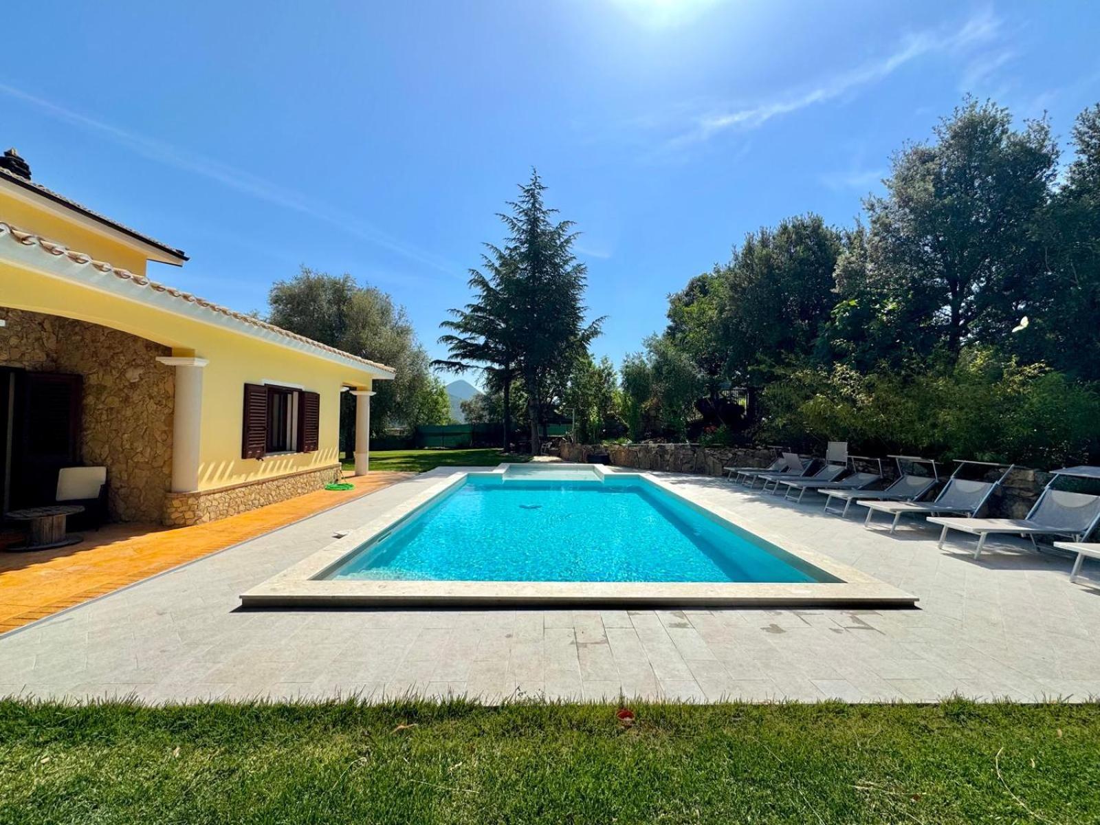 Villa With Pool Cardedu Buitenkant foto