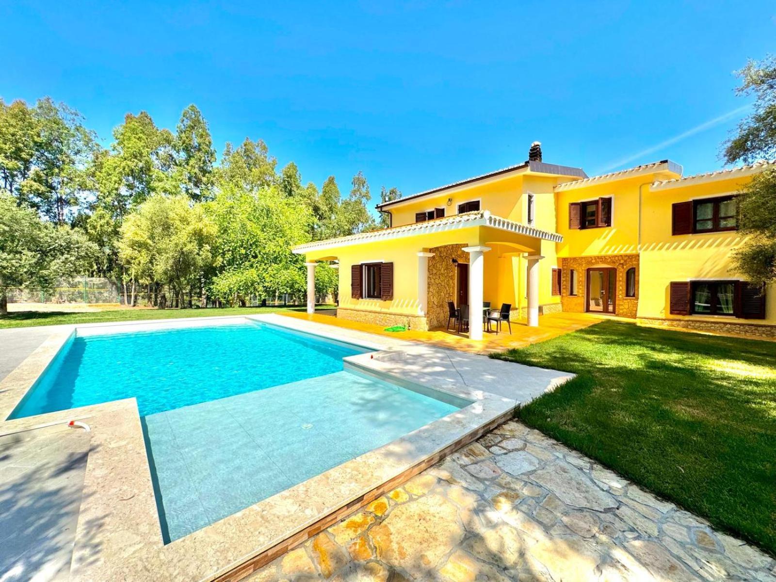 Villa With Pool Cardedu Buitenkant foto