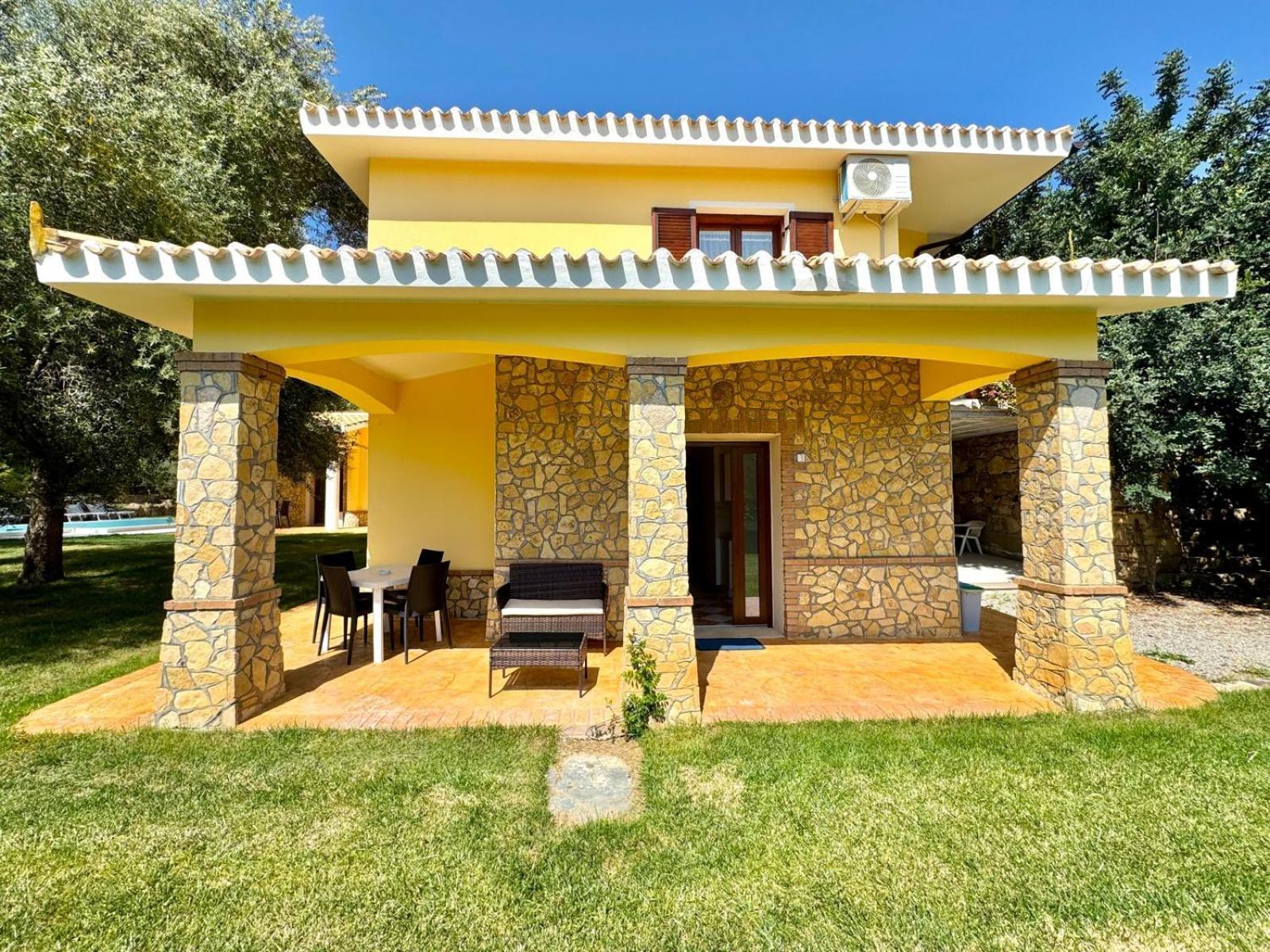 Villa With Pool Cardedu Buitenkant foto